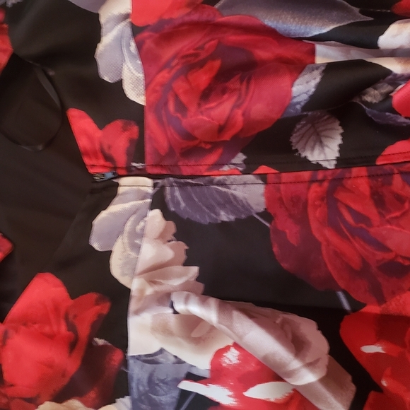NWT 13 Trixxi Juniors Fit -Flare Red Black white Dress Floral Print - Picture 12 of 14